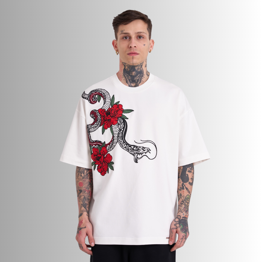 SNAKING ROSES EMBROIDERED WHITE TEE