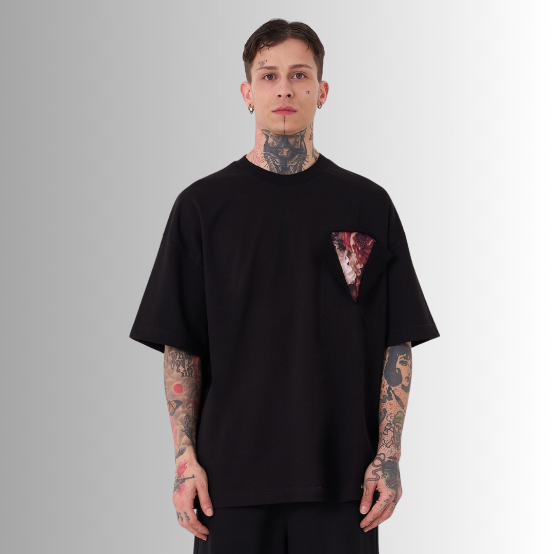 FLOWERS PATCHED POCKET BLACK TEE