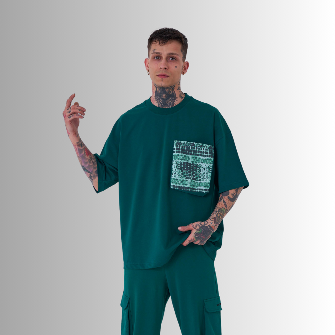 TRICOU PREMIUM OVERSIZE VERDE CU BUZUNAR 